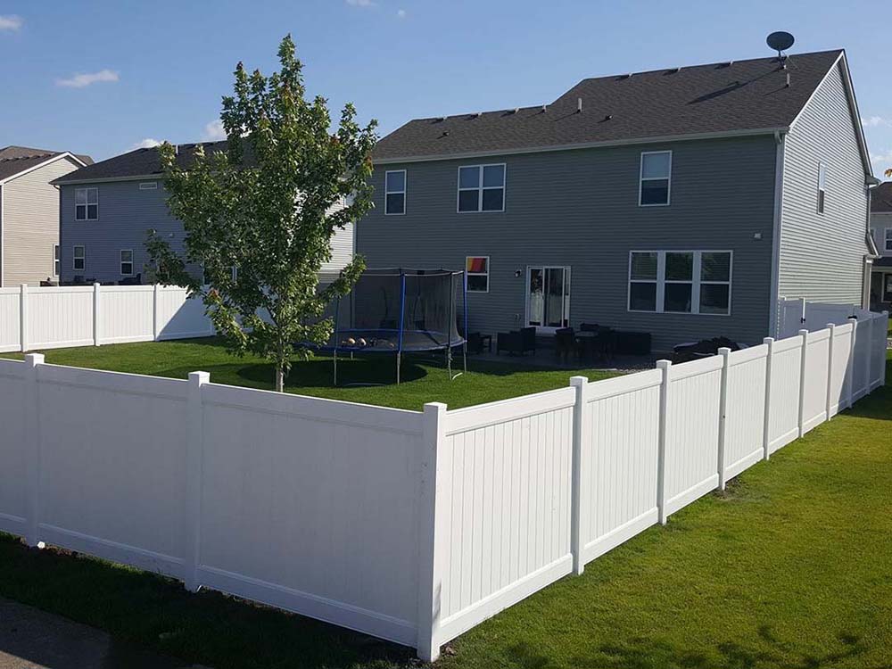 Residential Vinyl Fence - Minneapolis Minnesota